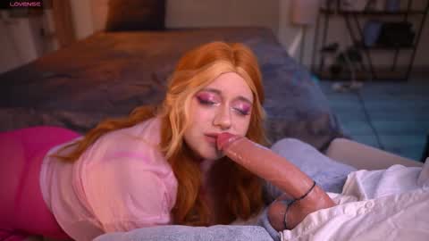 Ayla online show from October 19, 3:01 pm