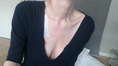 KamiDevi online show from October 25, 12:23 pm