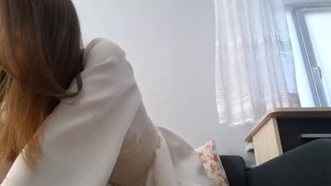 Snapshot of deettabinker chatting on March 11, 11:27 am Camila online show from March 11, 11:27 am