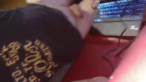 Snapshot of defttongue chatting on December 1, 8:42 pm Defttongue online show from December 1, 8:42 pm