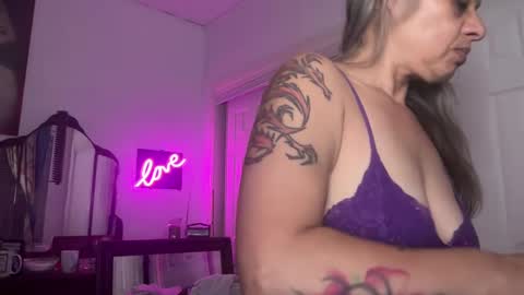 Snapshot of degeneratesaint chatting on October 3, 12:29 am Tori online show from October 3, 12:29 am