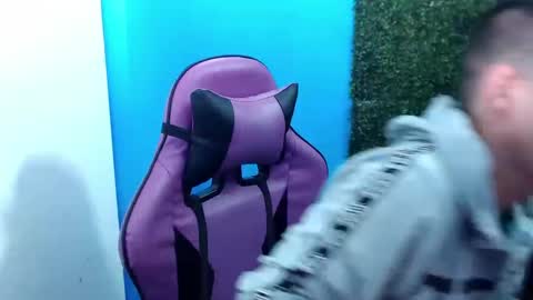 Snapshot of deiby_baby chatting on December 3, 10:18 pm DEIBY online show from December 3, 10:18 pm