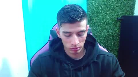 Snapshot of deiby_baby chatting on December 15, 1:46 am DEIBY online show from December 15, 1:46 am