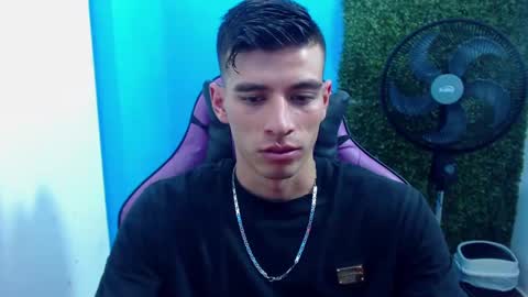 Snapshot of deiby_baby chatting on December 20, 12:30 am DEIBY online show from December 20, 12:30 am