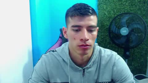 Snapshot of deiby_baby chatting on December 29, 8:48 pm DEIBY online show from December 29, 8:48 pm