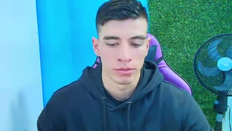 Snapshot of deiby_baby chatting on February 15, 10:31 pm DEIBY online show from February 15, 10:31 pm