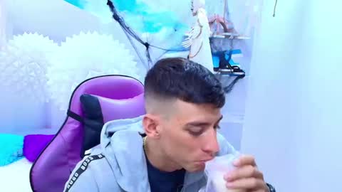 Snapshot of deiby_baby chatting on October 27, 6:56 pm DEIBY online show from October 27, 6:56 pm