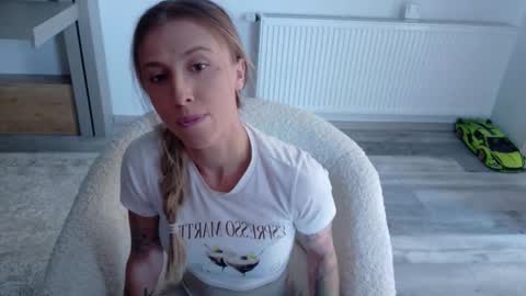 Di online show from November 21, 1:43 pm