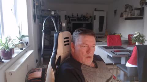 deinprinz2312 online show from December 25, 7:46 am