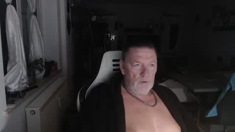 deinprinz2312 online show from September 15, 2:22 am