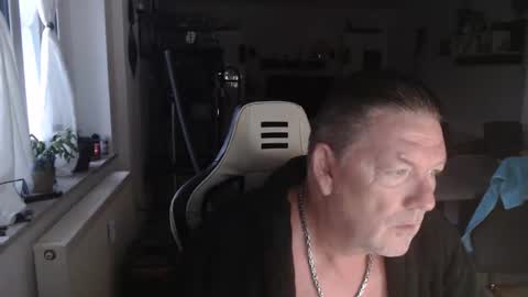 deinprinz2312 online show from September 21, 4:47 am