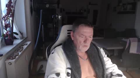 deinprinz2312 online show from October 16, 5:41 am