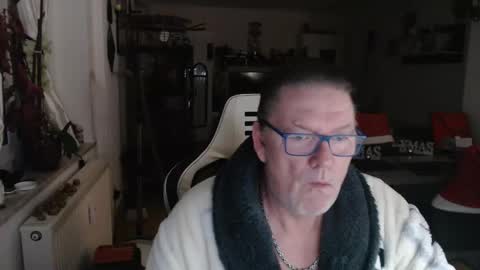 deinprinz2312 online show from December 15, 4:28 am