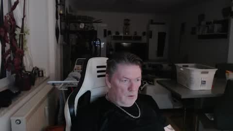 deinprinz2312 online show from February 1, 6:12 am