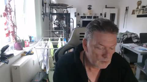 Snapshot of deinprinz2312 chatting on March 15, 9:15 am deinprinz2312 online show from March 15, 9:15 am