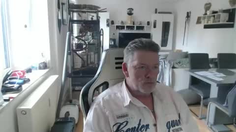 Snapshot of deinprinz2312 chatting on April 14, 11:38 am deinprinz2312 online show from April 14, 11:38 am