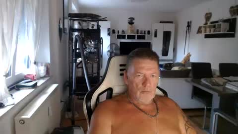 Snapshot of deinprinz2312 chatting on August 5, 4:48 am deinprinz2312 online show from August 5, 4:48 am