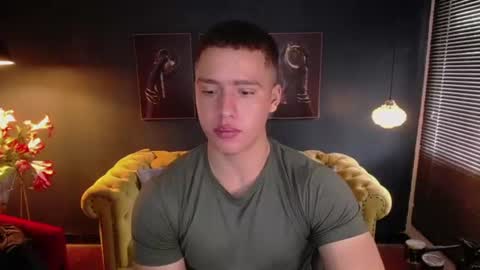 Snapshot of deivid_parker chatting on July 1, 1:24 pm Deivid online show from July 1, 1:24 pm