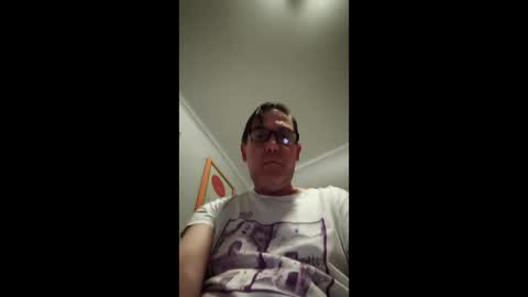 Snapshot of deividbowser chatting on May 4, 1:01 am deividbowser online show from May 4, 1:01 am