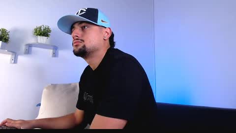  DEIVY  online show from April 12, 11:21 pm