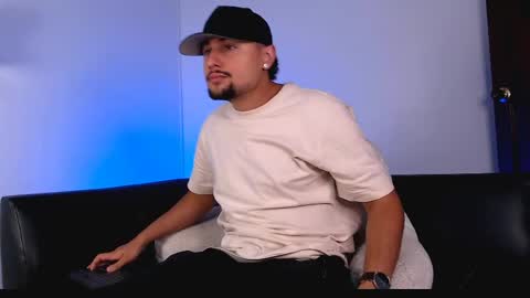  DEIVY  online show from April 13, 11:10 pm