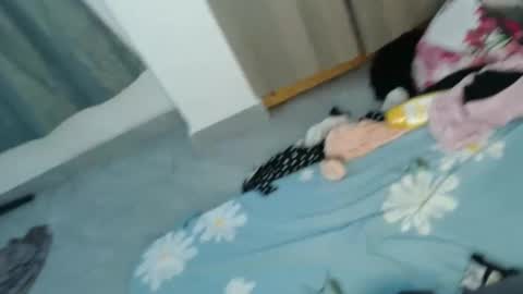 Snapshot of dela141713 chatting on February 20, 10:37 am dela141713 online show from February 20, 10:37 am