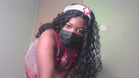 deli_la online show from October 27, 3:43 am