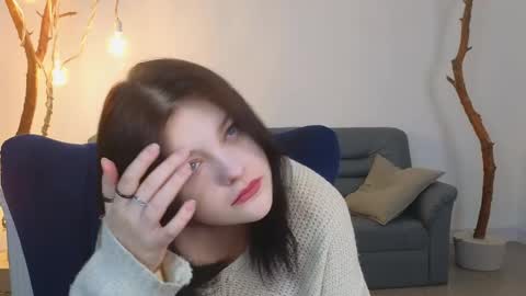 deliaeffy online show from April 3, 12:58 pm