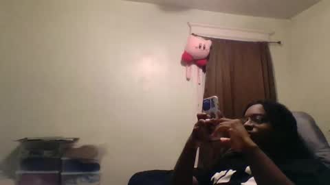 Snapshot of deliassshaker chatting on February 19, 3:02 am ms pretty online show from February 19, 3:02 am