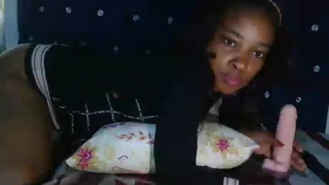 Snapshot of delicacylicious_babe chatting on May 1, 5:01 am delicacylicious_babe online show from May 1, 5:01 am