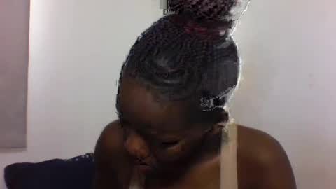 Snapshot of deliciousbabe01 chatting on June 24, 4:44 am EVAH online show from June 24, 4:44 am