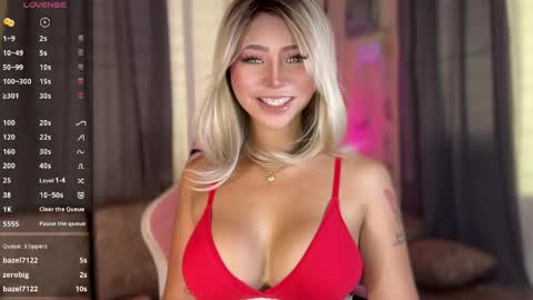 Snapshot of deliciousfaye chatting on April 25, 5:54 am Hello your loving faye 3 online show from April 25, 5:54 am