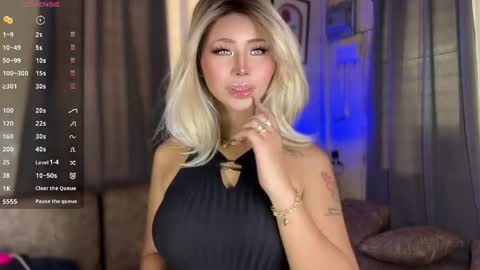 Snapshot of deliciousfaye chatting on May 11, 7:58 am Hello your loving faye 3 online show from May 11, 7:58 am