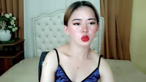 Sophie online show from April 30, 7:36 am