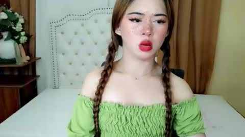 Sophie online show from May 22, 2:51 am