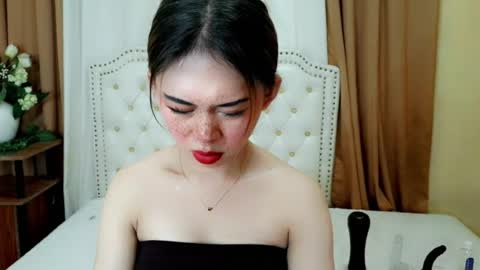 Snapshot of deliciously_sophie chatting on June 16, 2:58 am Sophie online show from June 16, 2:58 am