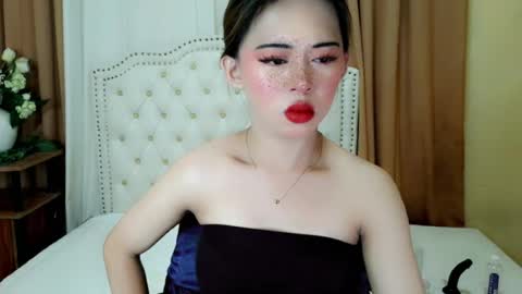 Snapshot of deliciously_sophie chatting on June 22, 4:09 am Sophie online show from June 22, 4:09 am