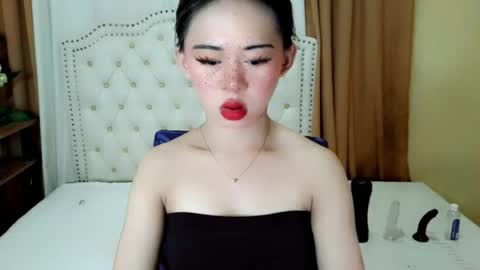 Snapshot of deliciously_sophie chatting on June 28, 3:01 am Sophie online show from June 28, 3:01 am