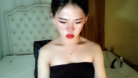 Snapshot of deliciously_sophie chatting on June 28, 3:40 pm Sophie online show from June 28, 3:40 pm