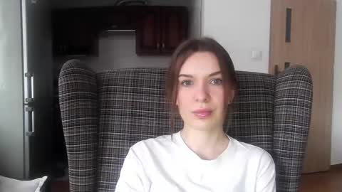 Snapshot of delightaurora chatting on February 27, 7:44 am Aurora online show from February 27, 7:44 am