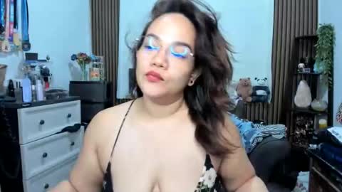 delightfulcurvy online show from March 6, 11:45 pm
