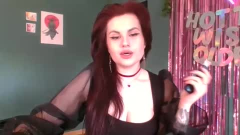 Snapshot of dellacrush_ chatting on February 6, 10:59 am dellacrush_ online show from February 6, 10:59 am