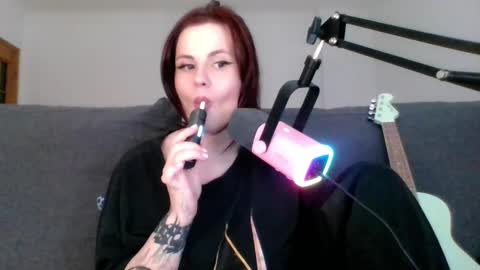 Snapshot of dellacrush_ chatting on March 5, 5:39 pm dellacrush_ online show from March 5, 5:39 pm