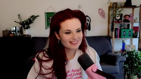 Snapshot of dellacrush_ chatting on December 16, 9:03 am dellacrush_ online show from December 16, 9:03 am