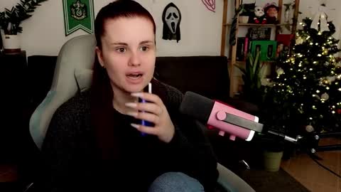 Snapshot of dellacrush_ chatting on December 22, 6:05 pm dellacrush_ online show from December 22, 6:05 pm