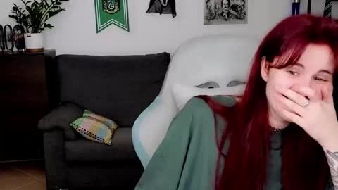 Snapshot of dellacrush_ chatting on February 18, 7:32 pm dellacrush_ online show from February 18, 7:32 pm