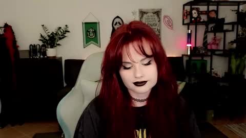 Snapshot of dellacrush_ chatting on February 21, 6:42 pm dellacrush_ online show from February 21, 6:42 pm