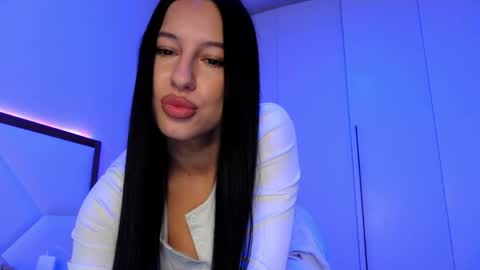 Snapshot of delly_love chatting on March 24, 8:25 pm delly_love online show from March 24, 8:25 pm