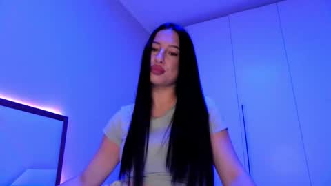 Snapshot of delly_love chatting on March 27, 8:41 pm delly_love online show from March 27, 8:41 pm