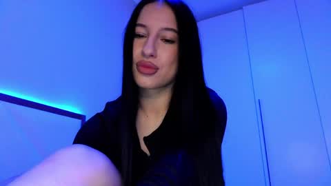 Snapshot of delly_love chatting on April 1, 7:22 pm delly_love online show from April 1, 7:22 pm